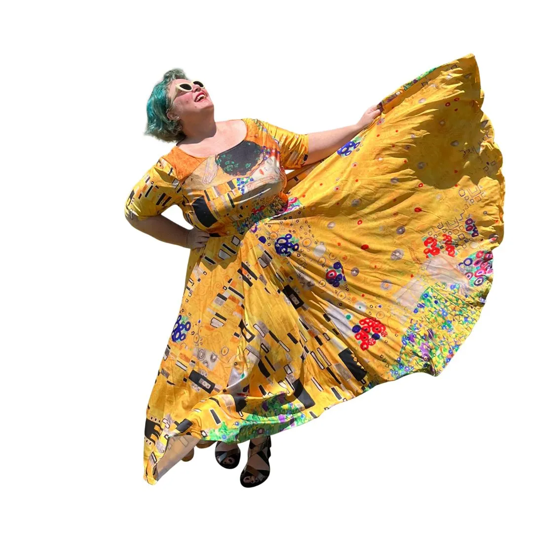 Art Series: Klimt's Kiss Plus Size Maxi Dress with Fitted Bodice, Sleeves and Voluminous Circle Skirt