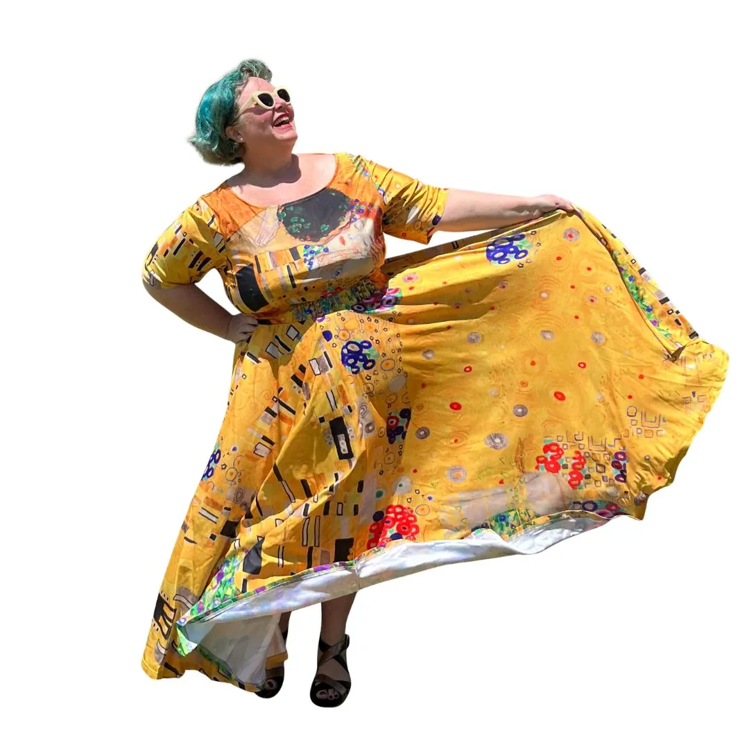 Art Series: Klimt's Kiss Plus Size Maxi Dress with Fitted Bodice, Sleeves and Voluminous Circle Skirt