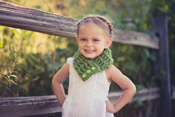 Green button scarf