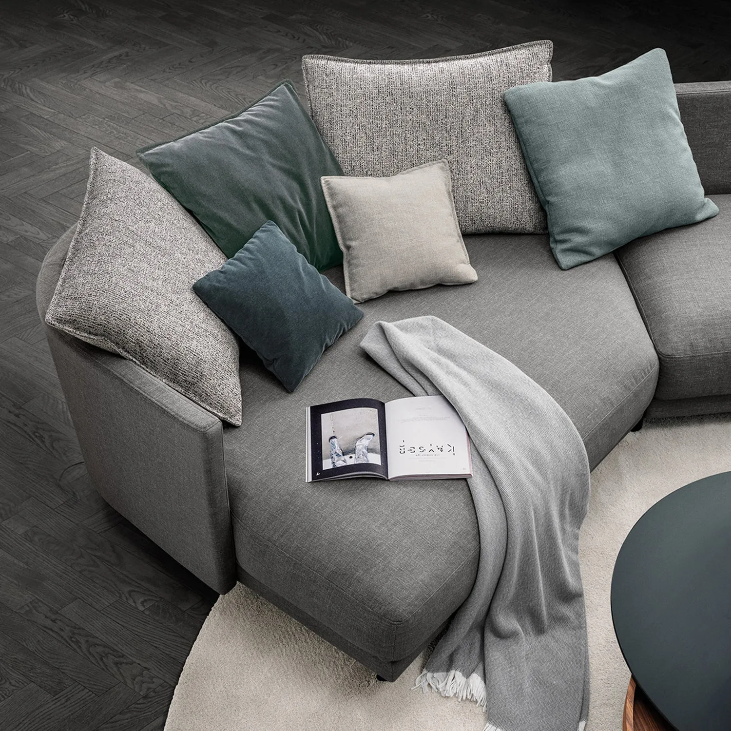 rolf benz | onda sofa | fabric silk grey 24.510   black oak legs