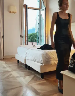 SLIM MIDI DRESS PU - BLACK