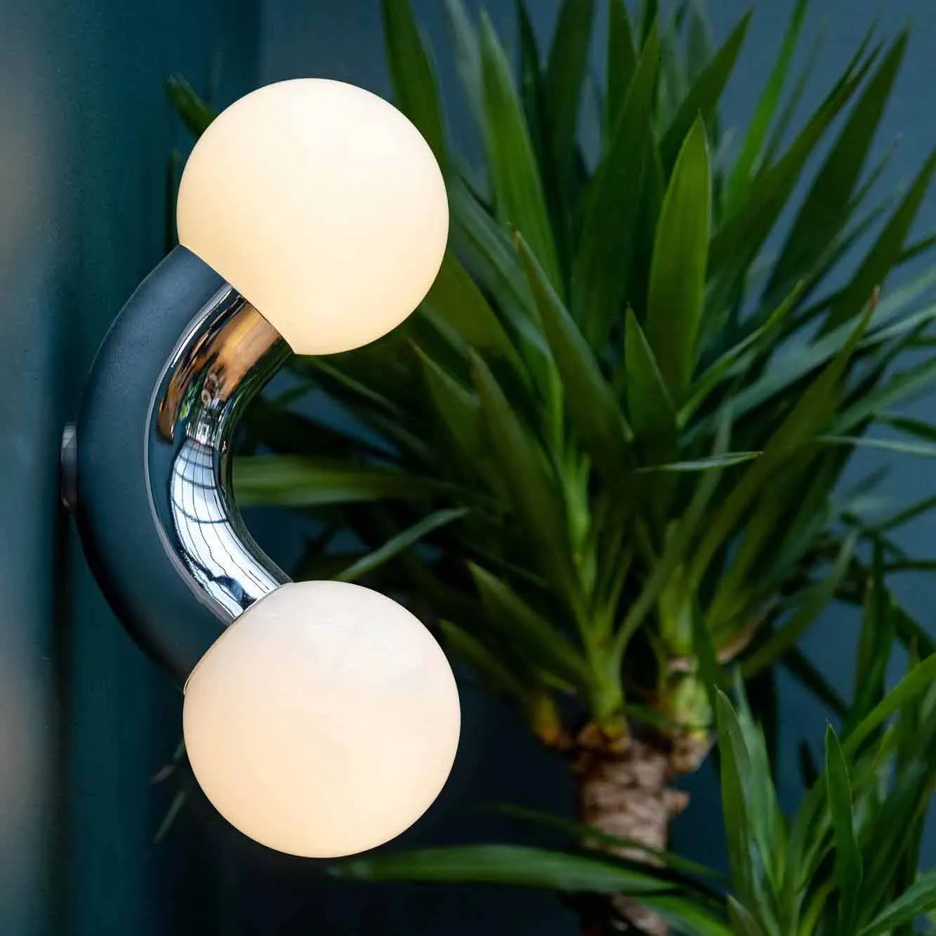 Vine Wall Lamp